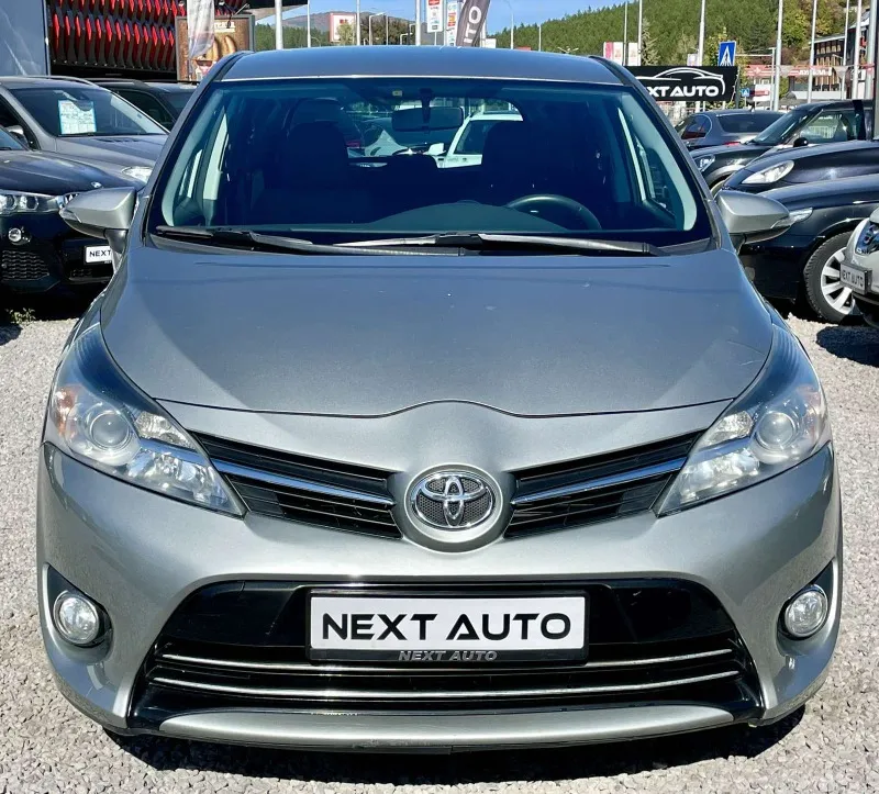 Toyota Verso 2.0D-4D NAVI 6+1 Image 2